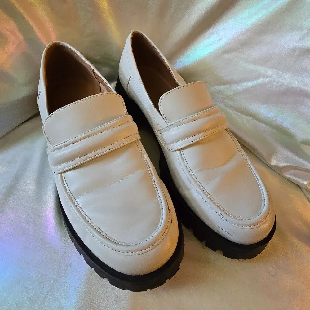 Nine West White Loafers with Black Soles 90s Slip On Dress Shoes 11 US Shoe EUC - Picture 1 of 16